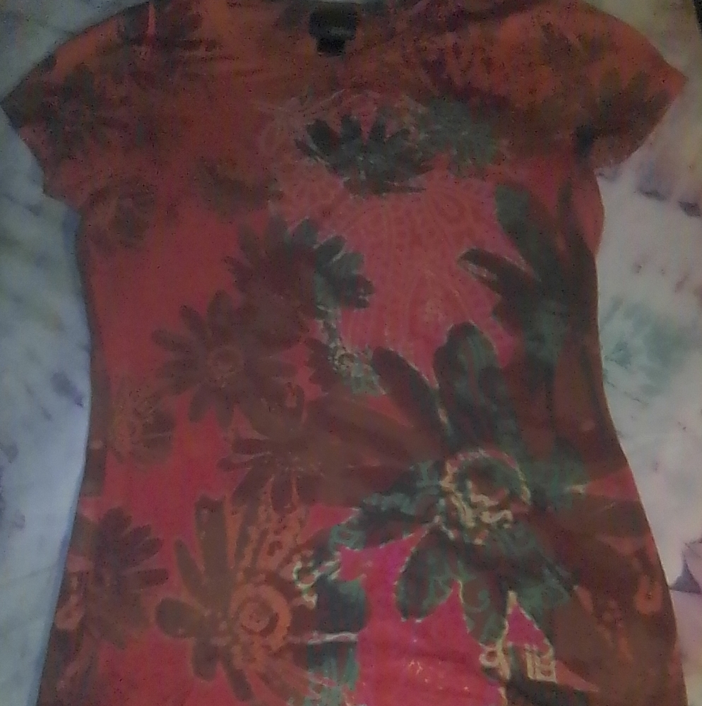 Day trip tee, the back is cut out size medium